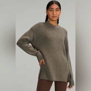 Lululemon Women’s Merino Wool-Blend Ribbed Crewneck Sweater size 2